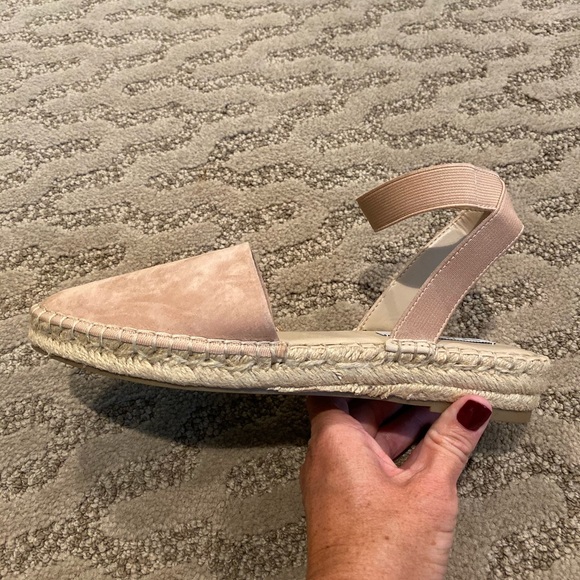 Shoes - Picture 2 of 7